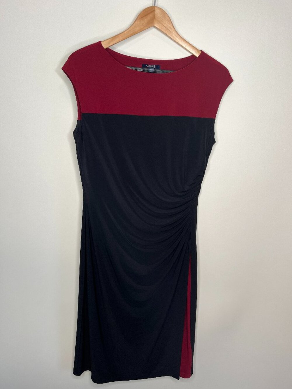 Chaps Women's Fitted Dress Size L Black Maroon Stretch Knit Sheath